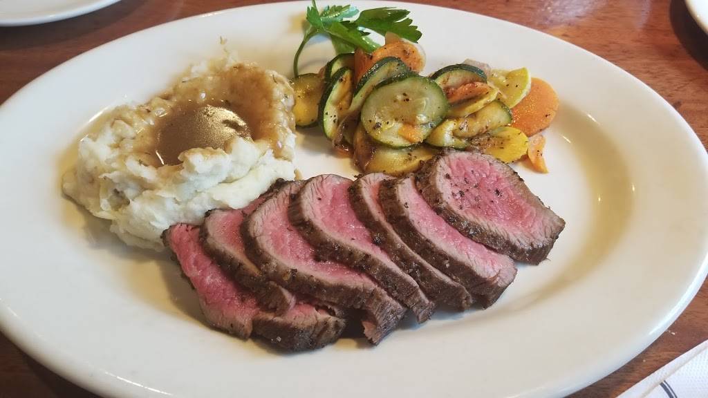 Claim Jumper Restaurants | restaurant | 820 Huntington Dr, Monrovia, CA 91016, USA | 6263590463 OR +1 626-359-0463