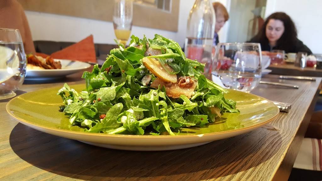 121 | restaurant | 2 Dingle Ridge Rd, North Salem, NY 10560, USA | 9146690121 OR +1 914-669-0121