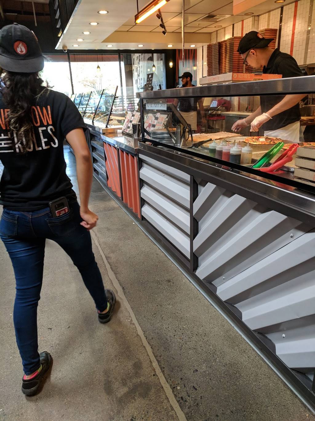 Ike’s Love and Sandwiches | restaurant | 4515, 212 F St, Davis, CA 95616, USA | 5307462525 OR +1 530-746-2525