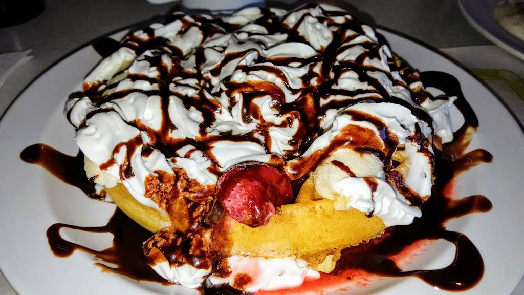 Cs Waffle Family Restaurant | restaurant | 920 W Liberty St, Hubbard, OH 44425, USA | 3305347631 OR +1 330-534-7631