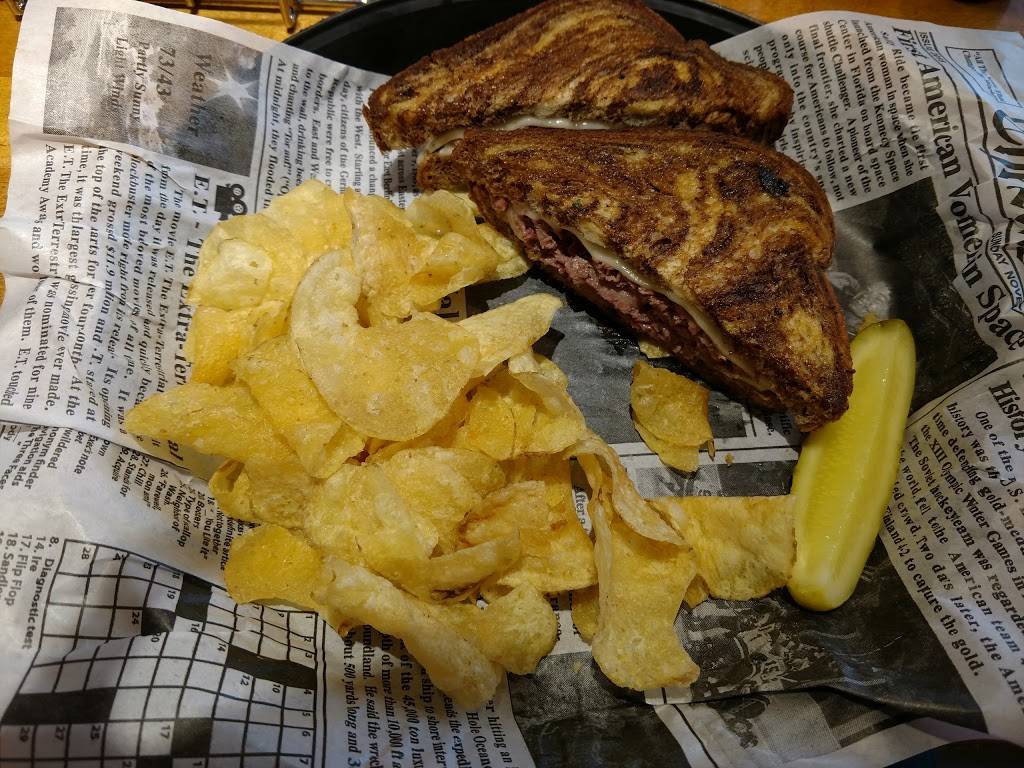 The Bistro at Eagles Point | restaurant | 307 N Cherry St, Eaton, OH 45320, USA | 9373365253 OR +1 937-336-5253