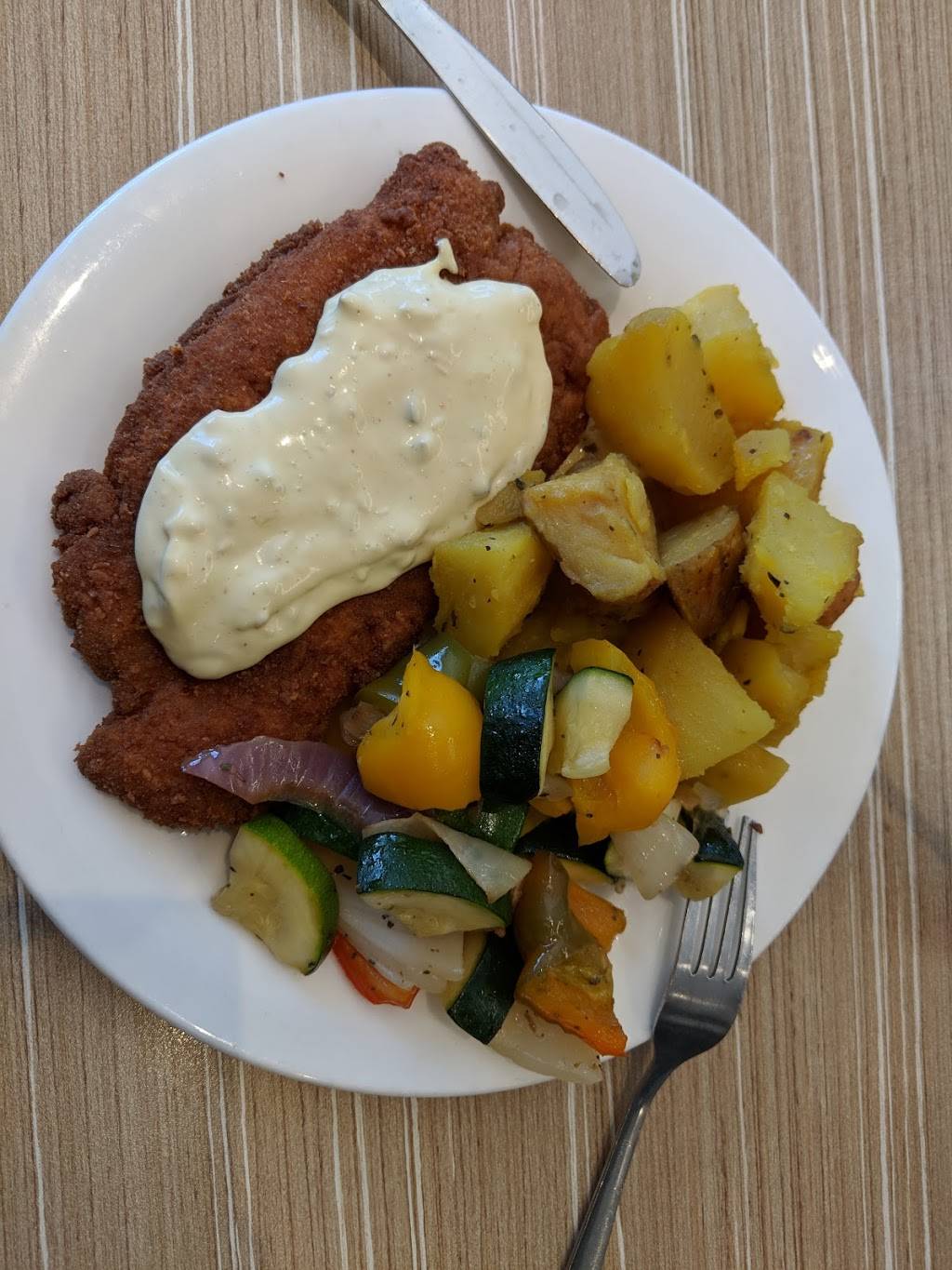 Samis Kitchen | restaurant | 1801 Britannia Rd E, Mississauga, ON L4W 1S6, Canada | 9056707565 OR +1 905-670-7565