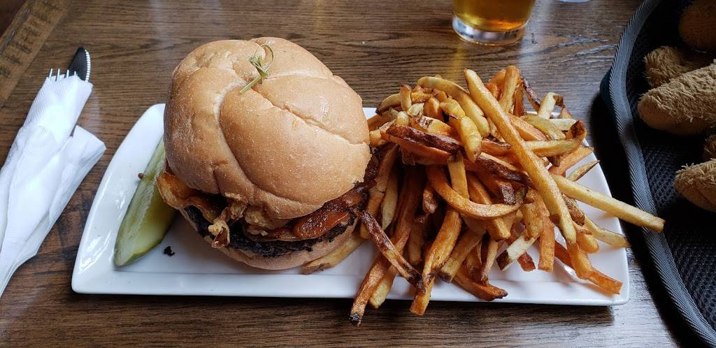 50/50 Taphouse | restaurant | 29 W Cork St, Winchester, VA 22601, USA | 5407734986 OR +1 540-773-4986