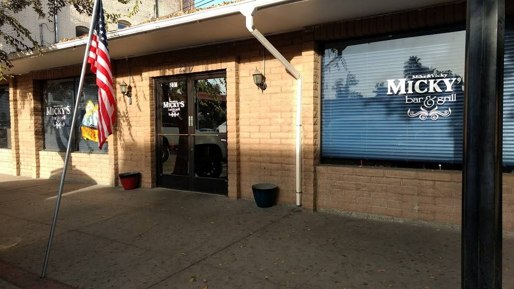Mickys Bar & Grill | restaurant | 230 Fox St, Lemoore, CA 93245, USA | 5599250262 OR +1 559-925-0262