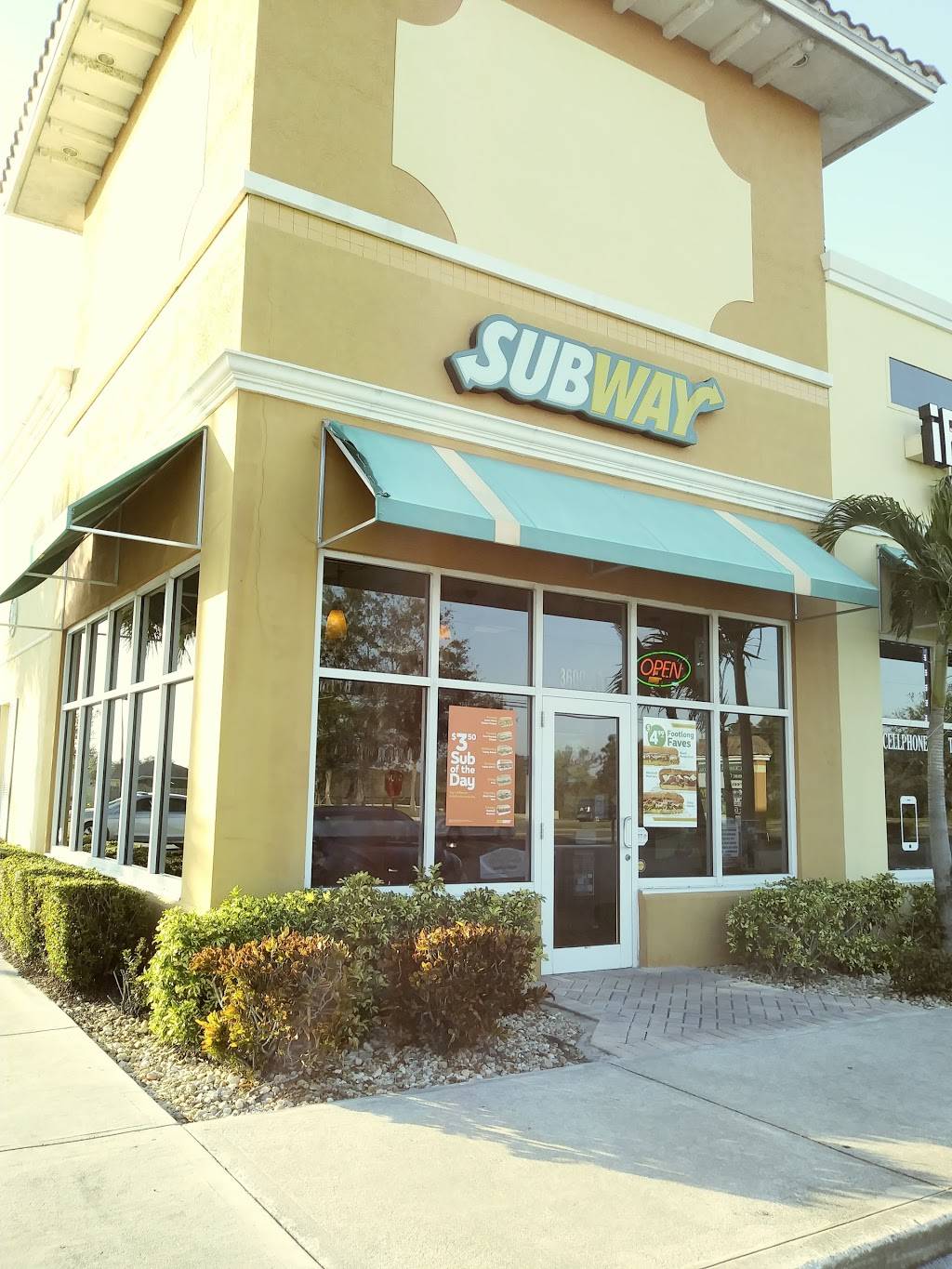 Subway | restaurant | 3600 N Wickham Rd, Melbourne, FL 32935, USA | 3212591888 OR +1 321-259-1888