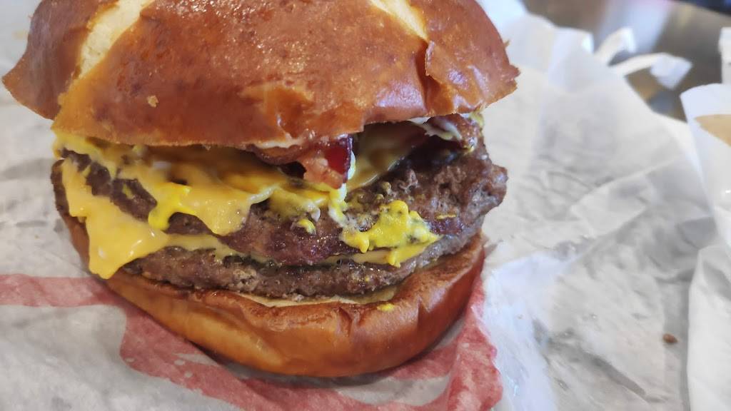 Burger King | restaurant | Logan Intl Airport, 500 Terminal E, Boston, MA 02128, USA | 6175612816 OR +1 617-561-2816