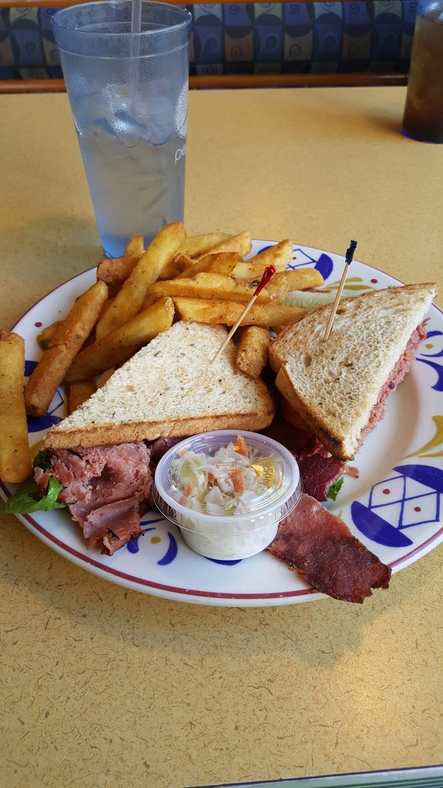 Skyway Cafe | cafe | 11140 4th St N, St. Petersburg, FL 33716, USA | 7275764100 OR +1 727-576-4100