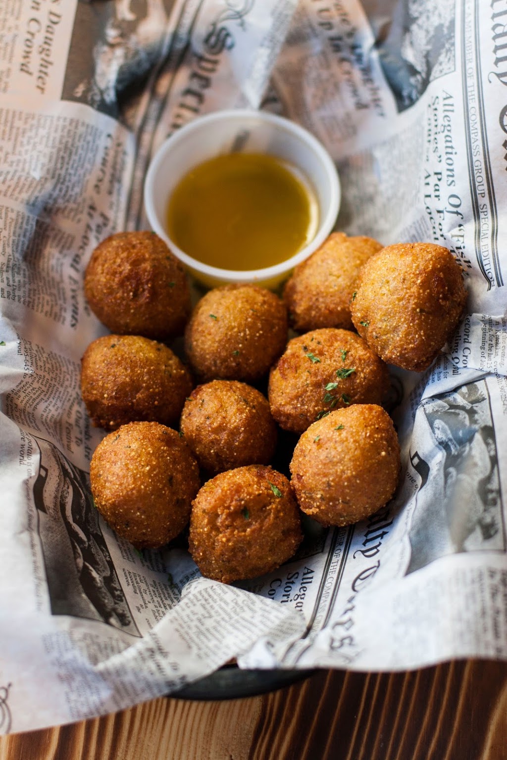 Hook & Reel Cajun Seafood & Bar | restaurant | 4987 Northwest Loop 410, San Antonio, TX 78229, USA | 2108881598 OR +1 210-888-1598