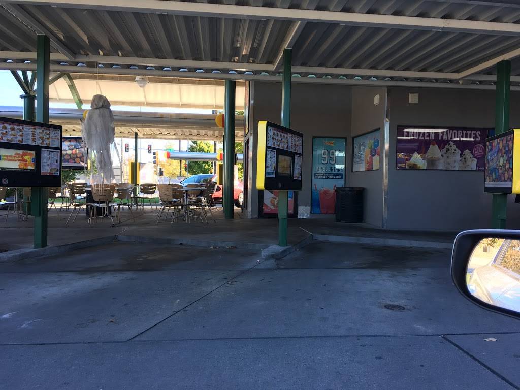 Sonic Drive-In | restaurant | 5440 Merriam Dr, Merriam, KS 66203, USA | 9138310444 OR +1 913-831-0444