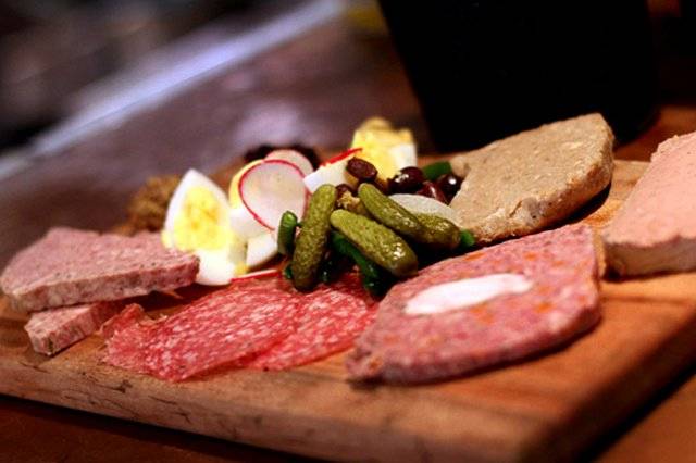 Vin Rouge | restaurant | 2010 Hillsborough Rd, Durham, NC 27705, USA | 9194160466 OR +1 919-416-0466