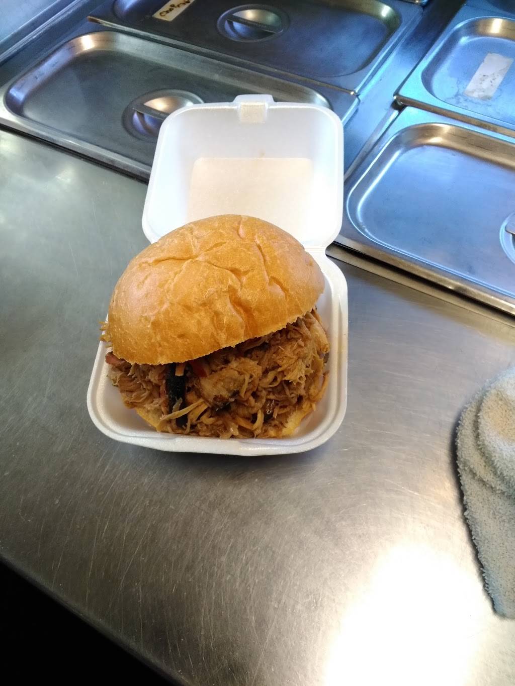 Southern Que BarBQ | restaurant | 70 Pomeroy Ave, Meriden, CT 06450, USA | 2032381542 OR +1 203-238-1542