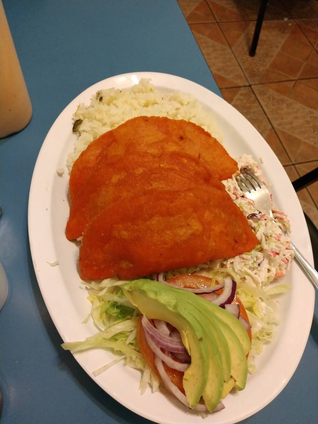 Mariscos La Grulla | restaurant | 3325 W Cermak Rd, Chicago, IL 60623, USA | 7735218797 OR +1 773-521-8797