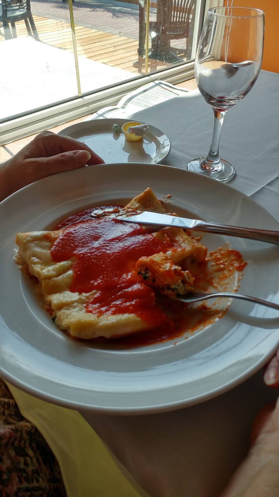 Riccardos Italian Restaurant | restaurant | 238 Dalhousie St, Amherstburg, ON N9V 1W4, Canada | 5197364333 OR +1 519-736-4333