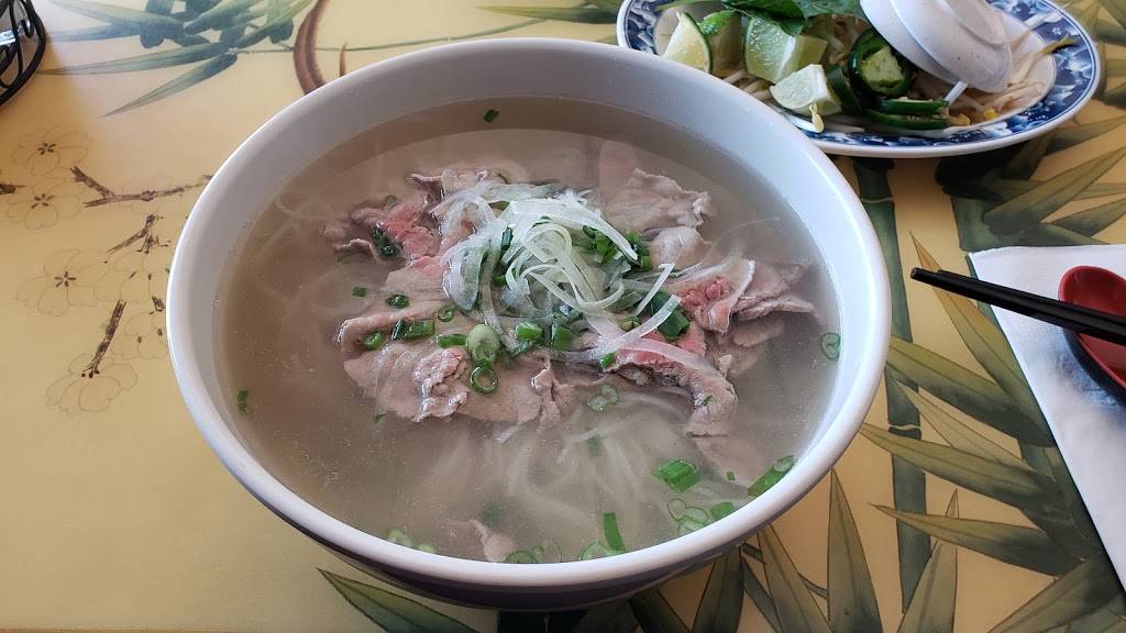 Pho House | restaurant | 12225 Voyager Pkwy #16, Colorado Springs, CO 80921, USA | 7194810855 OR +1 719-481-0855