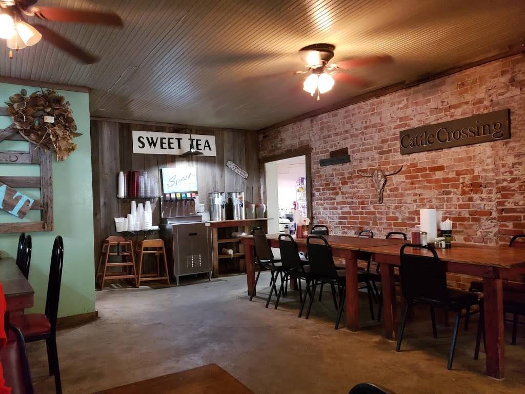 Hen House Cafe | restaurant | 260 W Court St, Piggott, AR 72454, USA | 8706346578 OR +1 870-634-6578