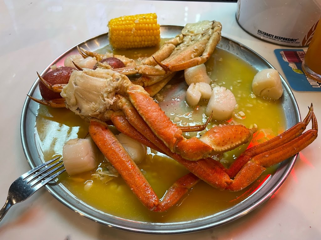 Hook & Reel Cajun Seafood & Bar | restaurant | 8 Orange Plaza Ln, Middletown, NY 10940, USA | 8452078820 OR +1 845-207-8820