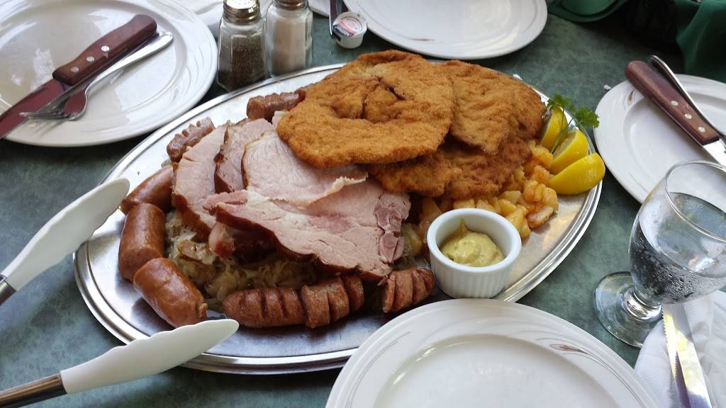 Old Country Inn | restaurant | Markham, ON L3R 2G9, Canada | 9054772715 OR +1 905-477-2715