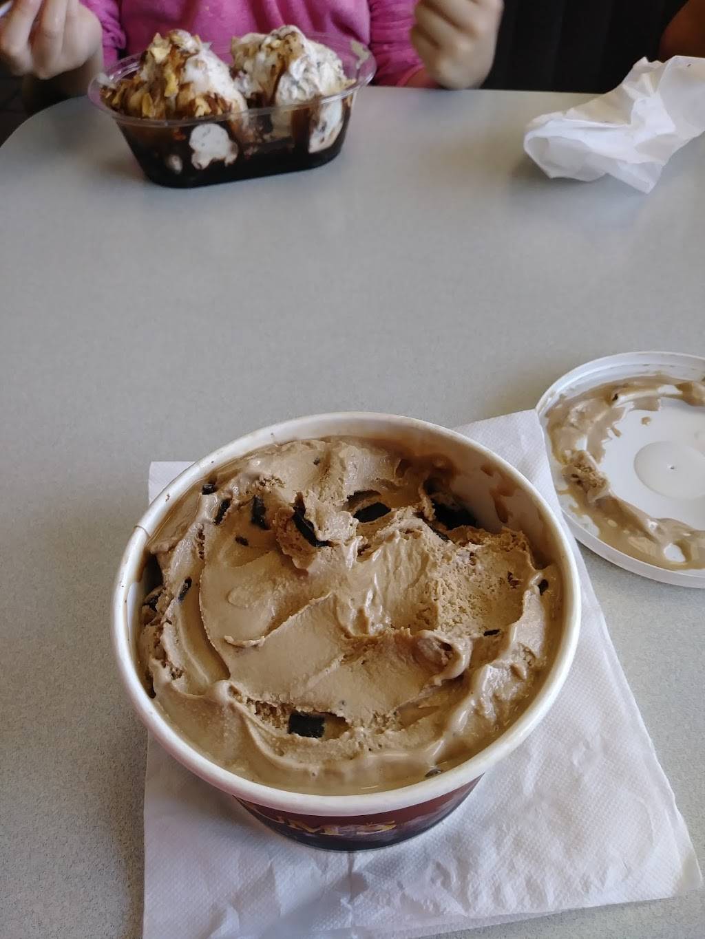 Braums Ice Cream & Burger Restaurant | restaurant | 219 N Galloway Ave, Mesquite, TX 75149, USA | 9722856066 OR +1 972-285-6066