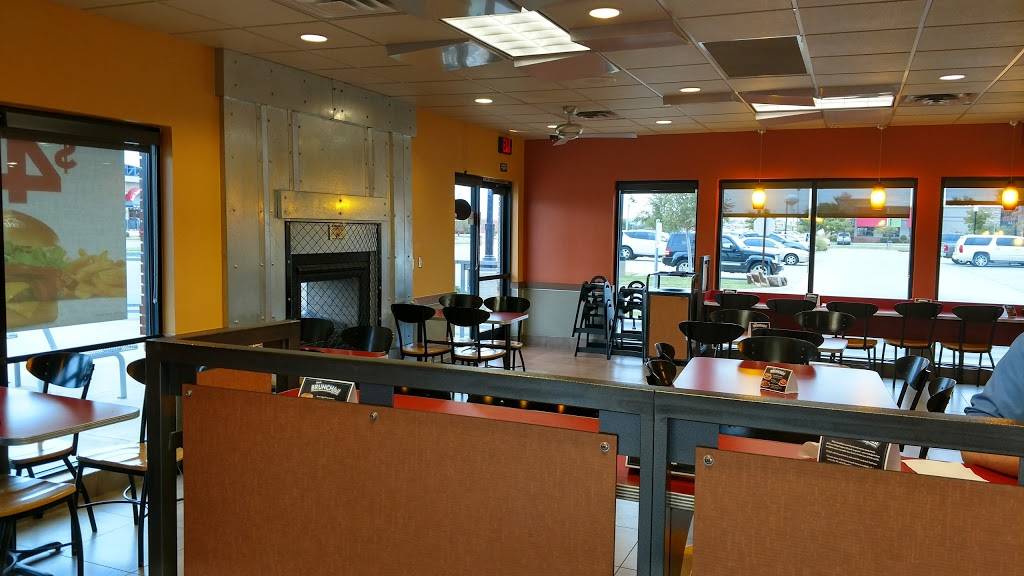 Jack in the Box | restaurant | 690 SW 19th St, Moore, OK 73160, USA | 4057930546 OR +1 405-793-0546