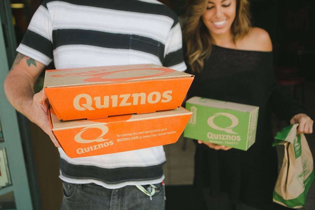 Quiznos | restaurant | 115 N Northwest Hwy, Barrington, IL 60010, USA | 8478420584 OR +1 847-842-0584