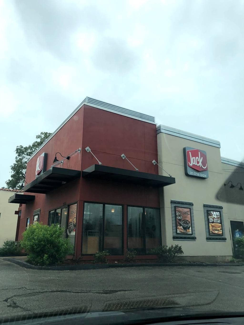 Jack in the Box | restaurant | 3315 San Pedro Ave, San Antonio, TX 78212, USA | 2107348446 OR +1 210-734-8446