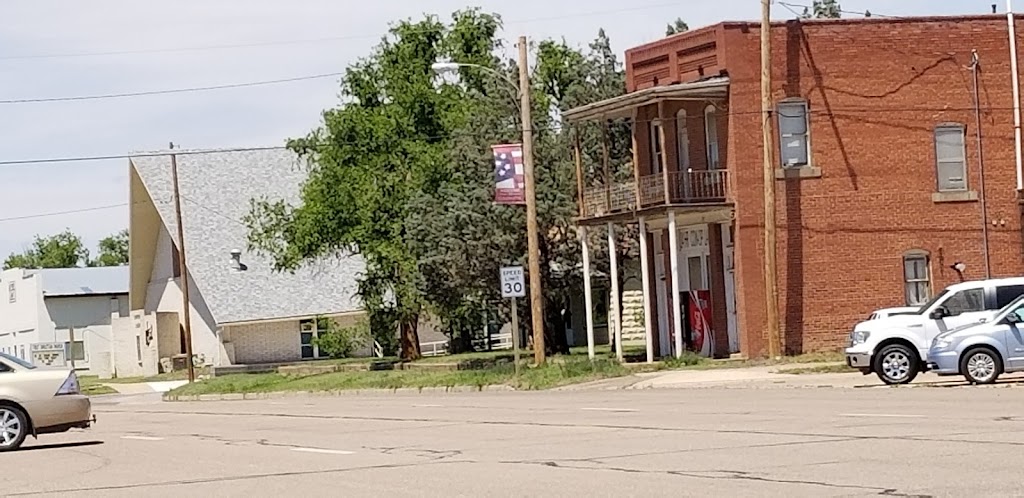 Daves Pizza Oven | restaurant | 100 N Central Ave, Coldwater, KS 67029, USA | 6205822775 OR +1 620-582-2775