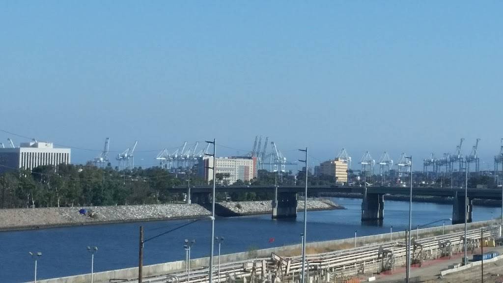 Queens Wharf Restaurant | restaurant | 555 Pico Ave, Long Beach, CA 90802, USA | 5624953617 OR +1 562-495-3617