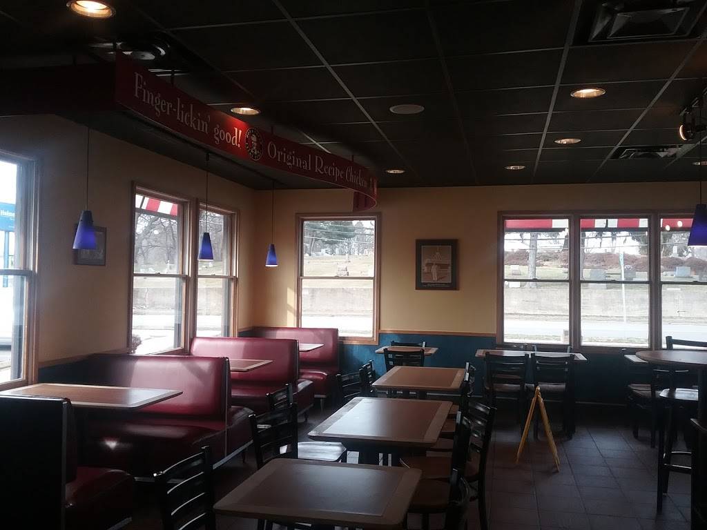 KFC | restaurant | 1030 N Tuscarawas Ave, Dover, OH 44622, USA | 3303431155 OR +1 330-343-1155