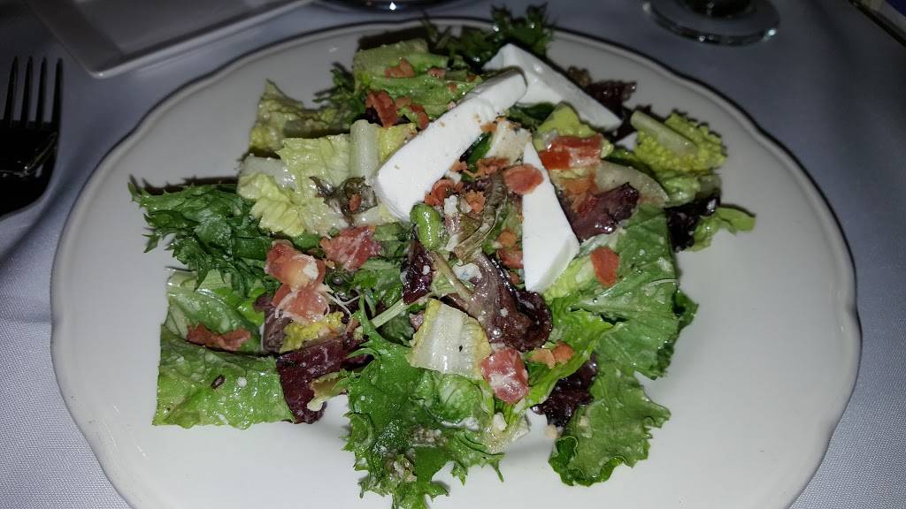 Gios Italian Restaurant | restaurant | 3621 W Waters Ave, Tampa, FL 33614, USA | 8139321922 OR +1 813-932-1922