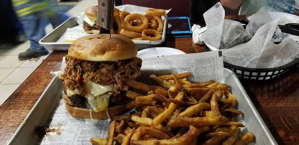 The Wood Booger Grill | restaurant | 921 Park Ave NW, Norton, VA 24273, USA | 2763250551 OR +1 276-325-0551