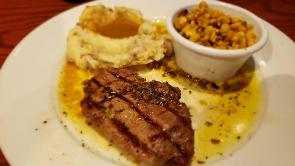 Smokey Bones Bar & Fire Grill | restaurant | 1405 Greenbrier Pkwy, Chesapeake, VA 23320, USA | 7573616843 OR +1 757-361-6843