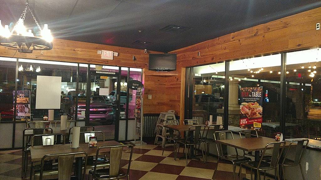 Dickeys Barbecue Pit | restaurant | 402 E Greenway Pkwy, Phoenix, AZ 85022, USA | 6026666320 OR +1 602-666-6320