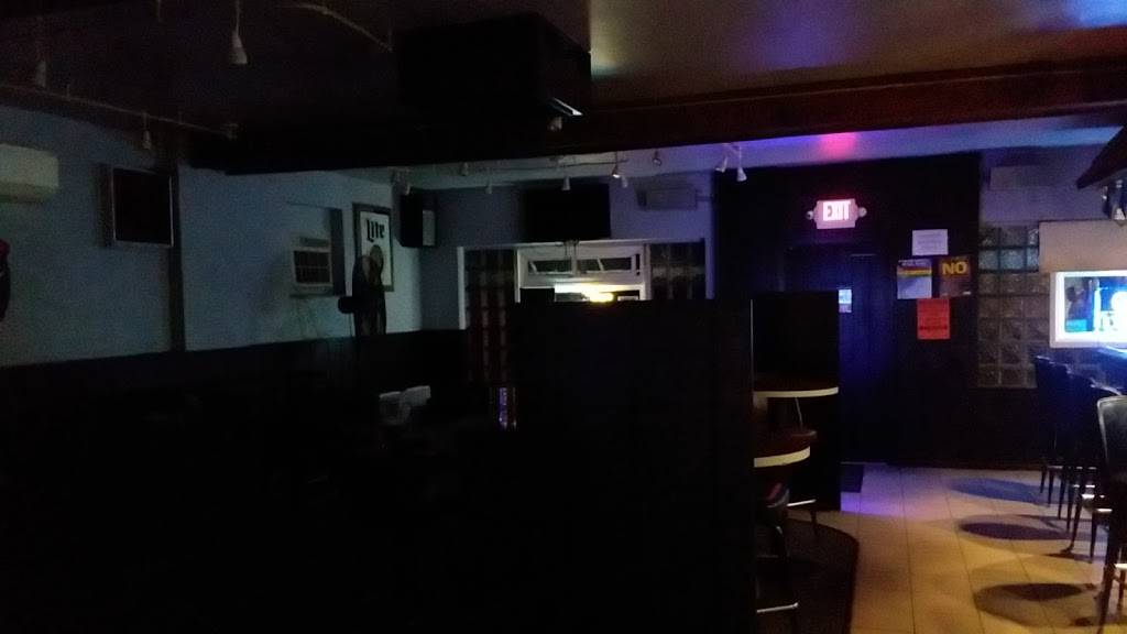 L’s Sideline Sports Bar and Grill | restaurant | 825 5th Ave, East McKeesport, PA 15035, USA | 4128242857 OR +1 412-824-2857