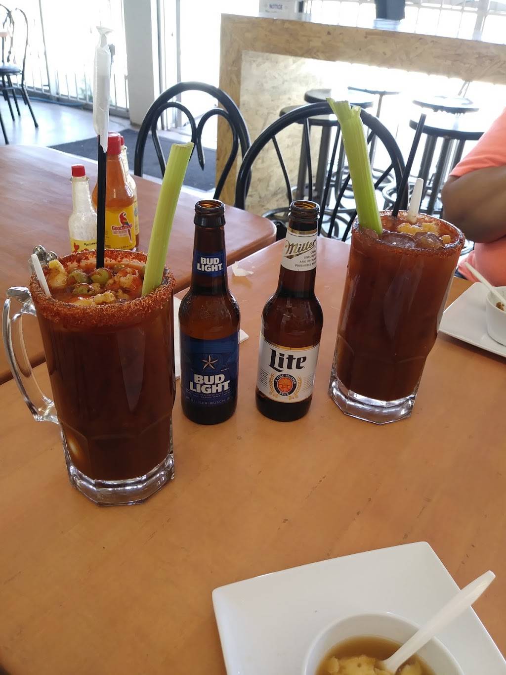 The Hangover Zone | restaurant | 8400 N Loop Dr, El Paso, TX 79907, USA | 9152518466 OR +1 915-251-8466