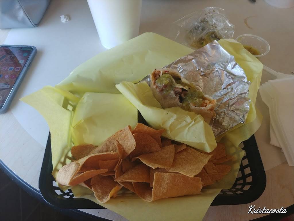 Chapos Tacos De Tijuana | restaurant | 2945 Niles St, Bakersfield, CA 93306, USA | 6614930850 OR +1 661-493-0850