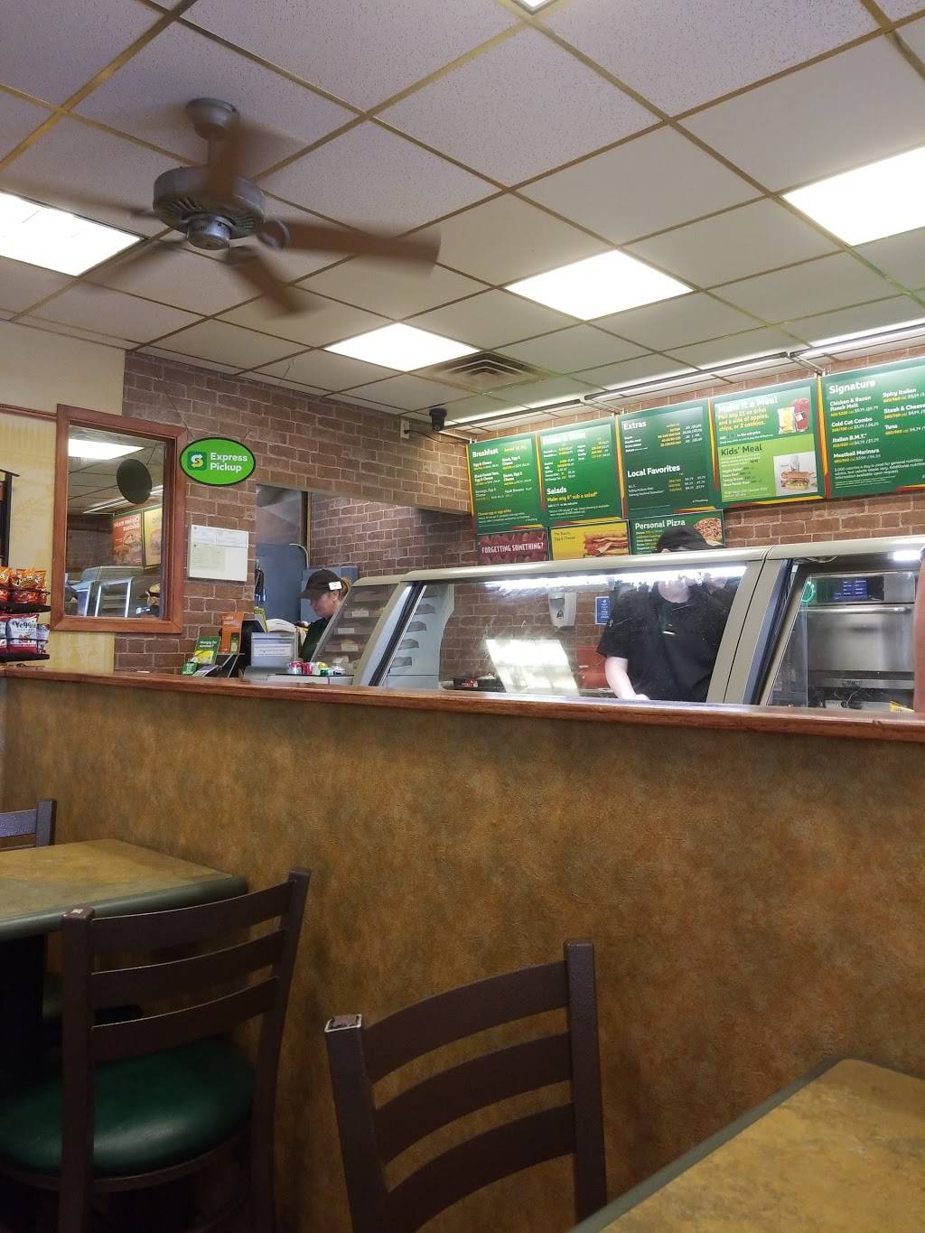 Subway | restaurant | 642 Midland Rd, Janesville, WI 53546, USA | 6087584560 OR +1 608-758-4560