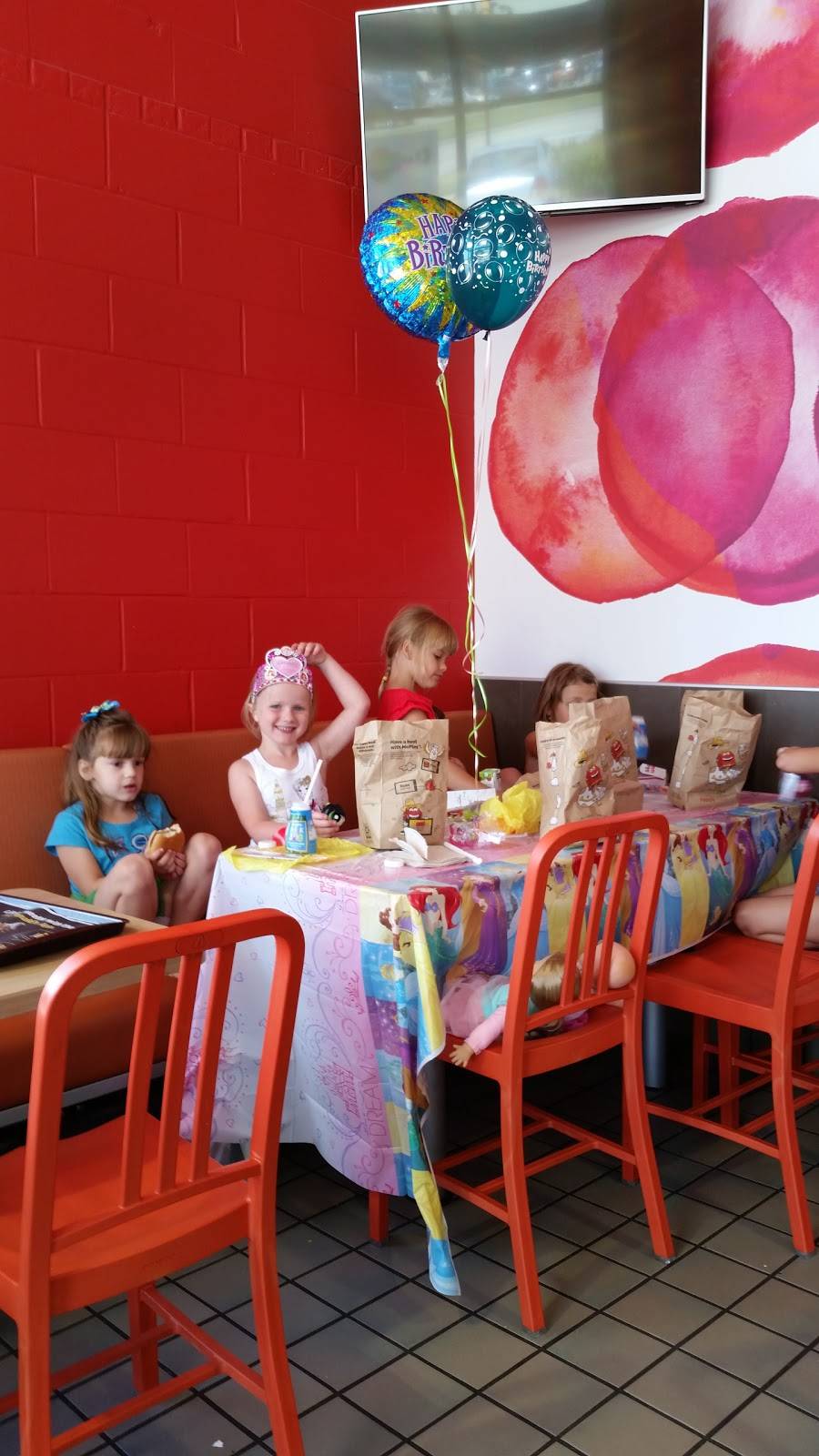 McDonalds | cafe | 1500 E Main St, Reedsburg, WI 53959, USA | 6085243448 OR +1 608-524-3448