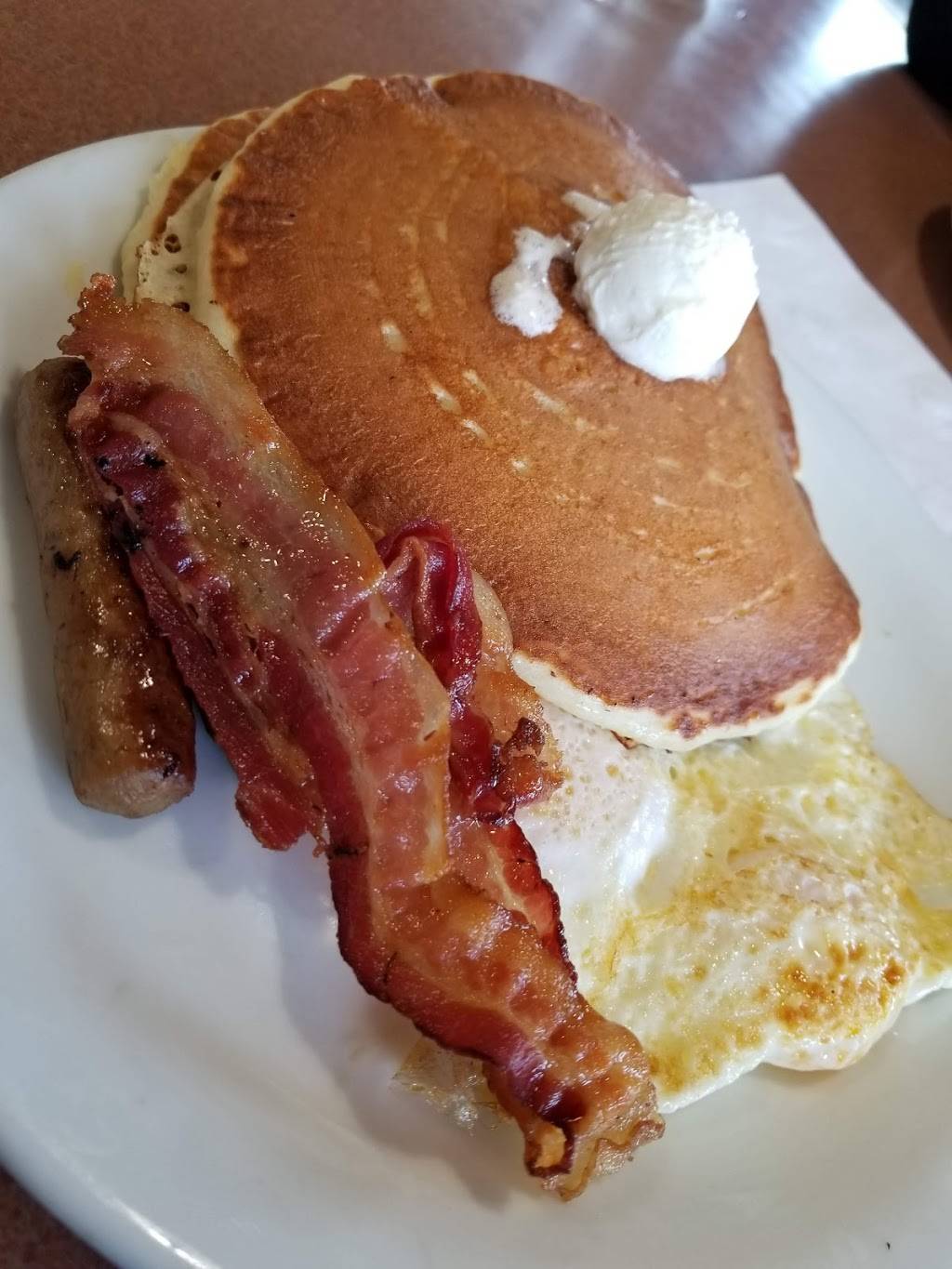 Dennys | restaurant | 2980 Travis Blvd, Fairfield, CA 94534, USA | 7074250303 OR +1 707-425-0303