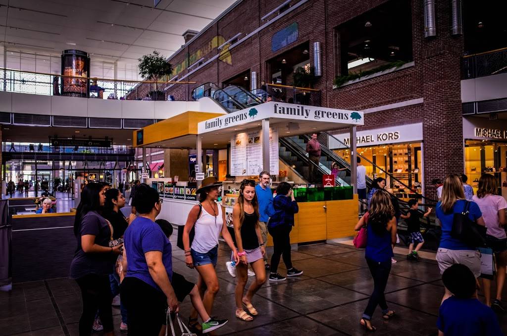 Family Greens | restaurant | The Streets at Southpoint, 6910 Fayetteville Rd, Durham, NC 27713, USA | 9199088888 OR +1 919-908-8888