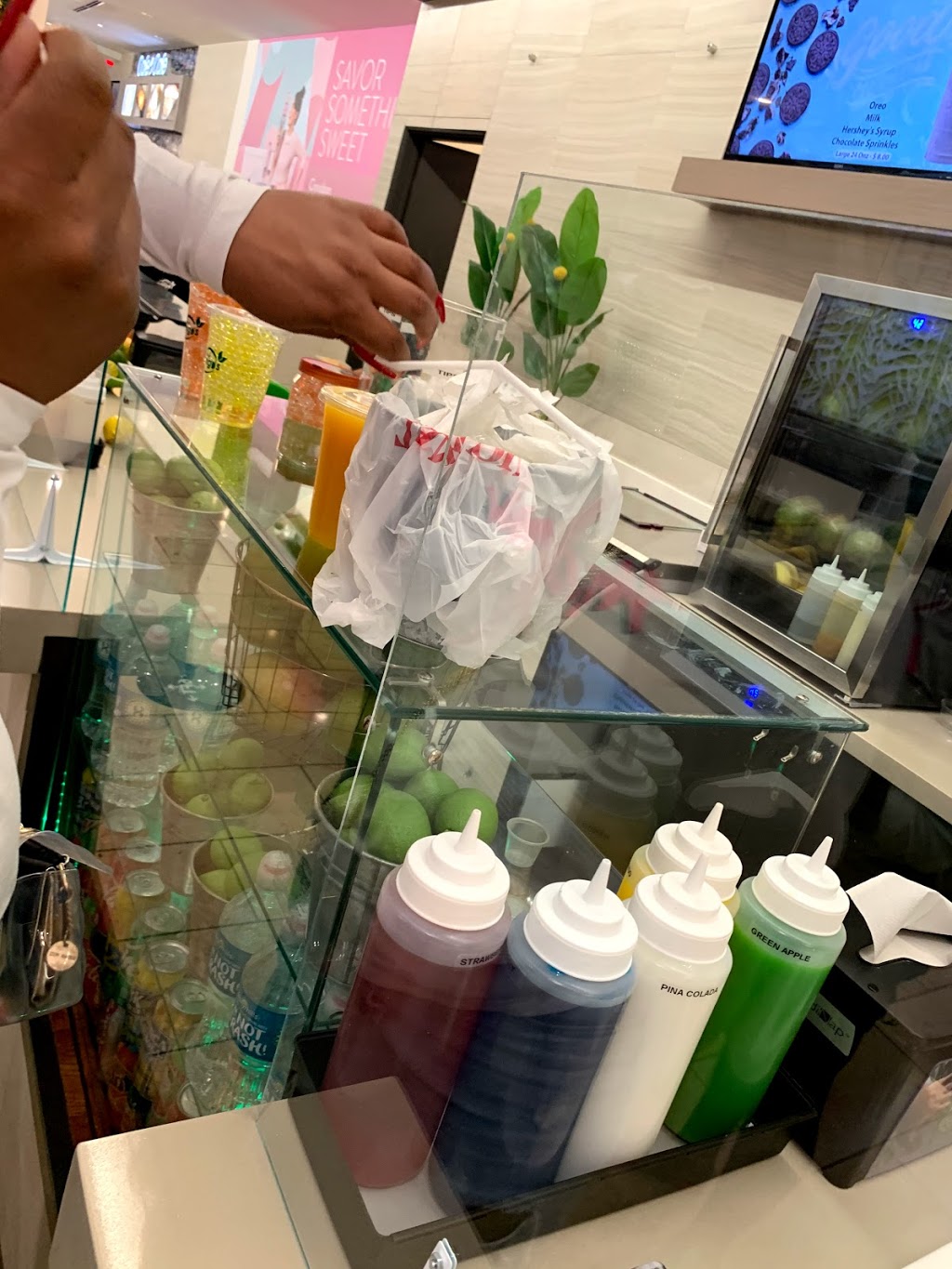 Fresh Mangos | restaurant | 8000 W Broward Blvd #1719A, Plantation, FL 33388, USA | 5615689053 OR +1 561-568-9053