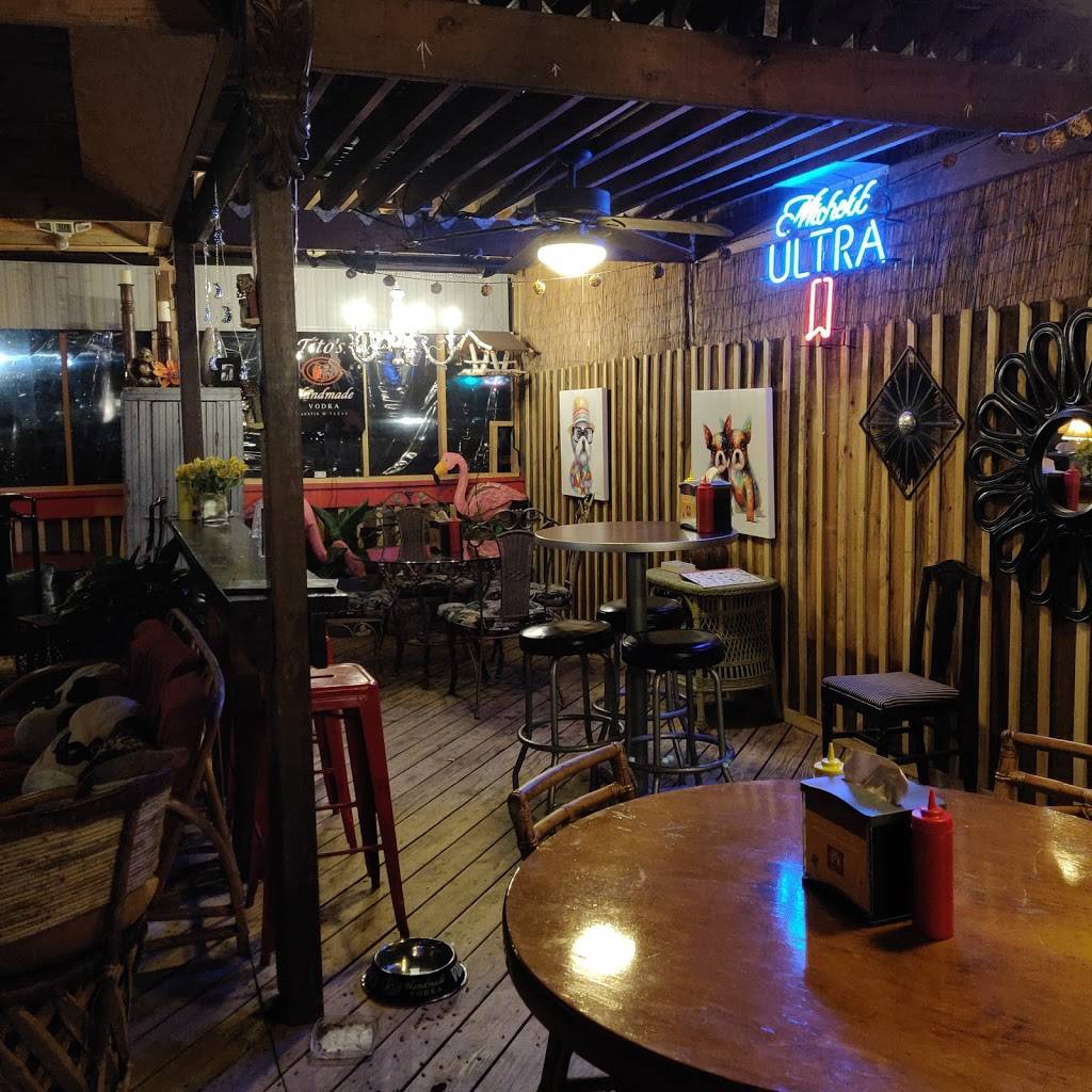 Frankies Dawg House | restaurant | 2318 Cedardale Ave, Baton Rouge, LA 70808, USA | 2253896255 OR +1 225-389-6255