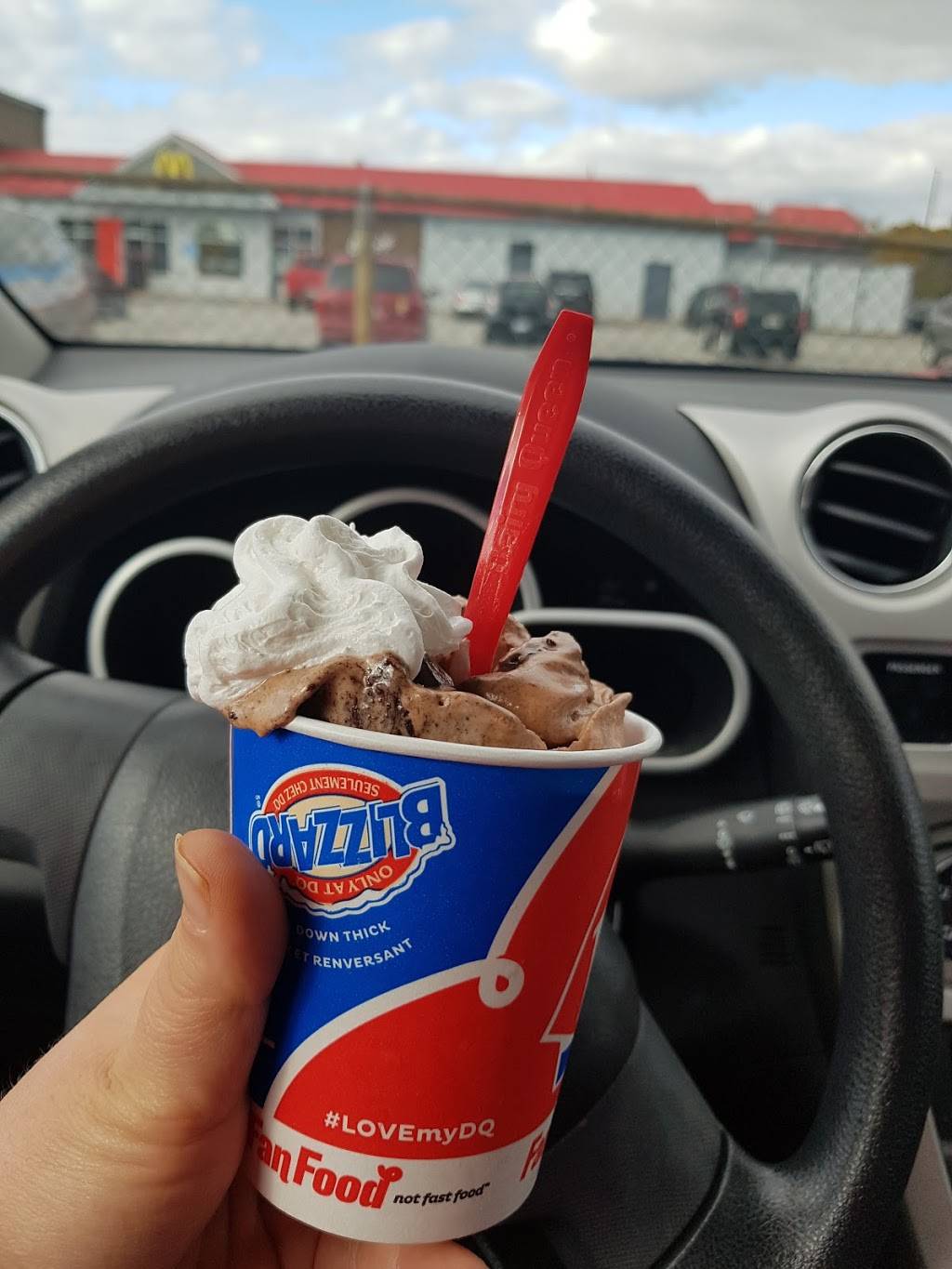 Dairy Queen Grill & Chill | restaurant | 407 St Clair St, Chatham, ON N7L 3K4, Canada | 5193529184 OR +1 519-352-9184