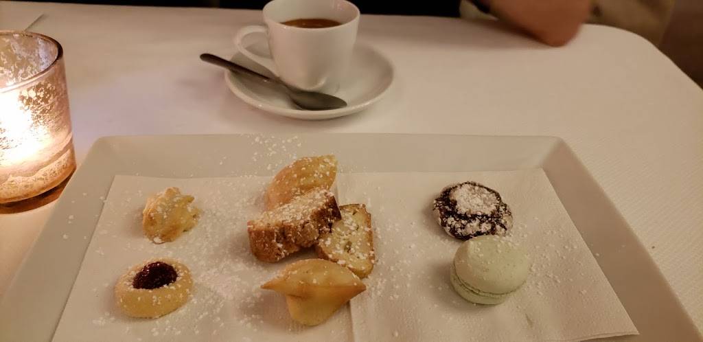 Sistina | restaurant | 24 E 81st St, New York, NY 10028, USA | 2128617660 OR +1 212-861-7660