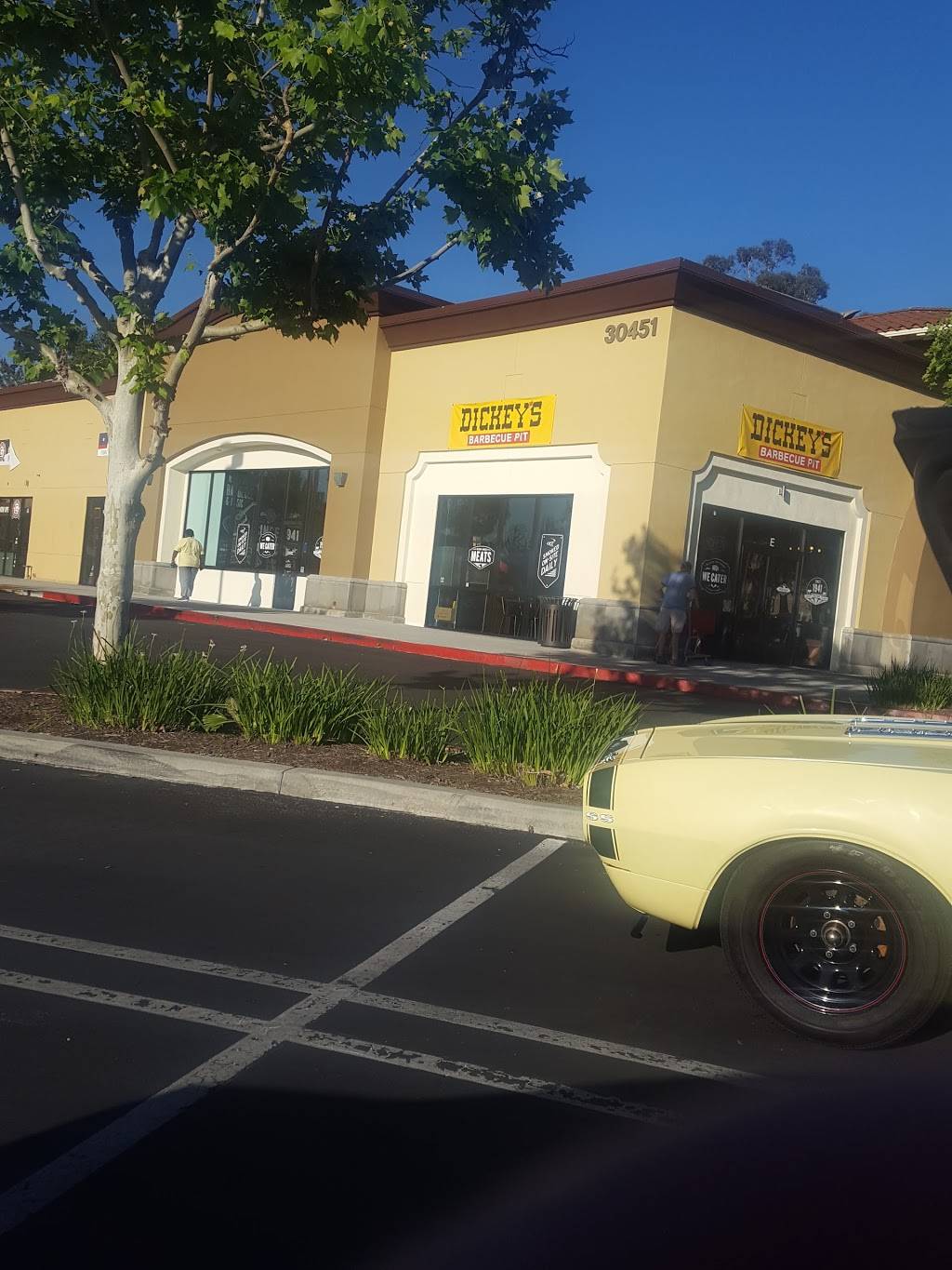 Dickeys Barbecue Pit | restaurant | 30451 Av. de Las Flores, Rancho Santa Margarita, CA 92688, USA | 9496358100 OR +1 949-635-8100