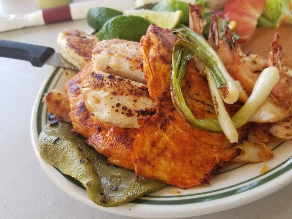 El Bucanero | restaurant | 8300 Marbach Rd, San Antonio, TX 78227, USA | 2106457337 OR +1 210-645-7337