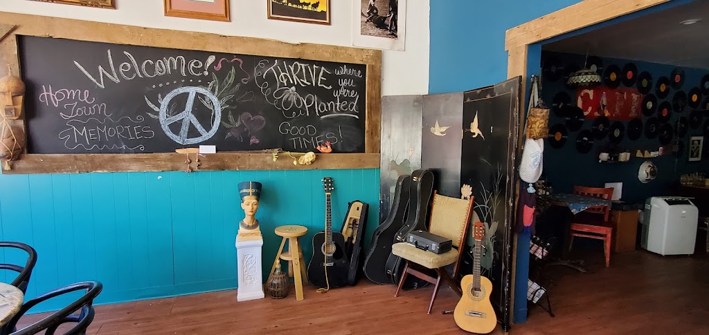 Thriving Roots | restaurant | 406 5th St, Estancia, NM 87016, USA | 5053845448 OR +1 505-384-5448