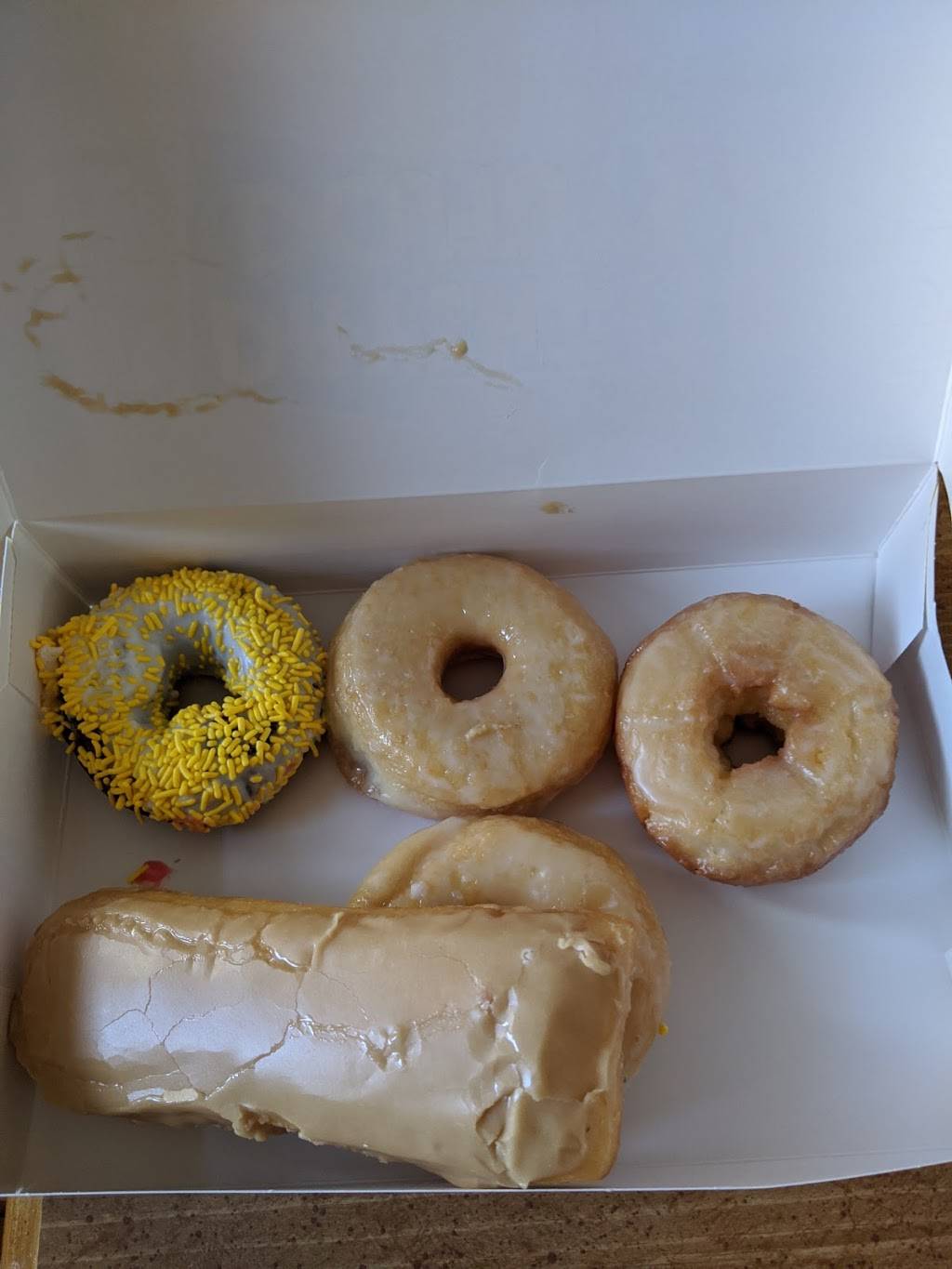 Nanas Daylight Donuts | restaurant | 2245 Sheek Rd Suite A, Greenwood, IN 46143, USA | 3173609988 OR +1 317-360-9988