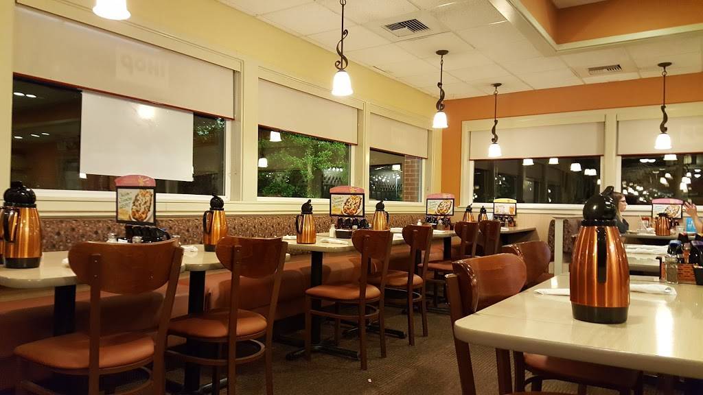 IHOP | bakery | 4 McBride and Son Center Dr, Chesterfield, MO 63005, USA | 6365366905 OR +1 636-536-6905