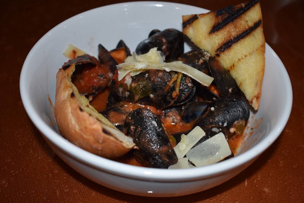 Zacharys Chop House | restaurant | 4 Cobbetts Pond Rd, Windham, NH 03087, USA | 6038905555 OR +1 603-890-5555