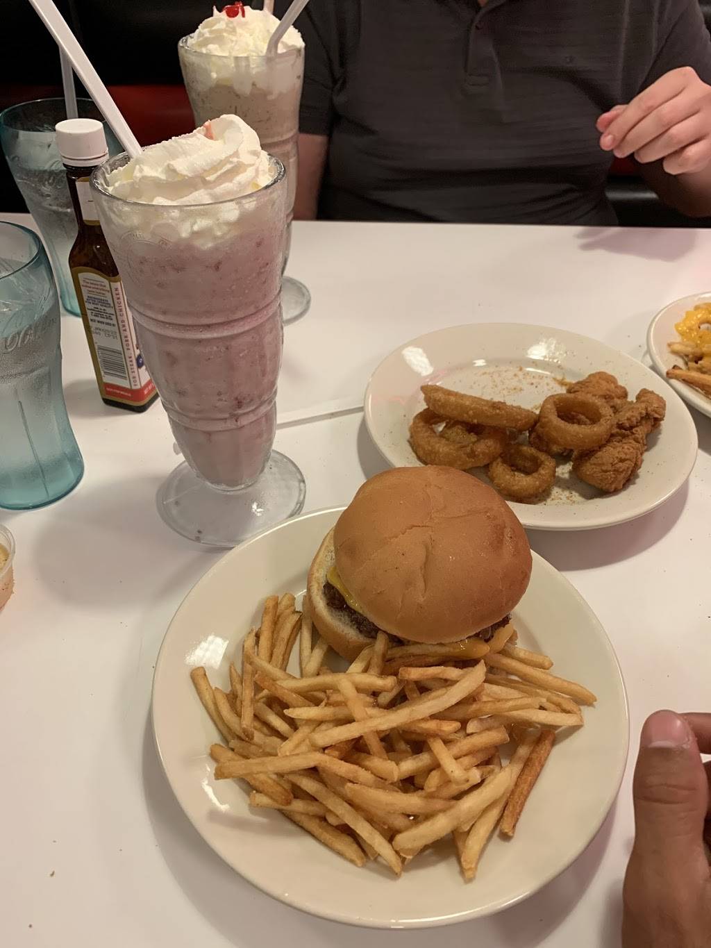 Steak n Shake | restaurant | 4120 N, FL-7, Coral Springs, FL 33073, USA | 9547527180 OR +1 954-752-7180